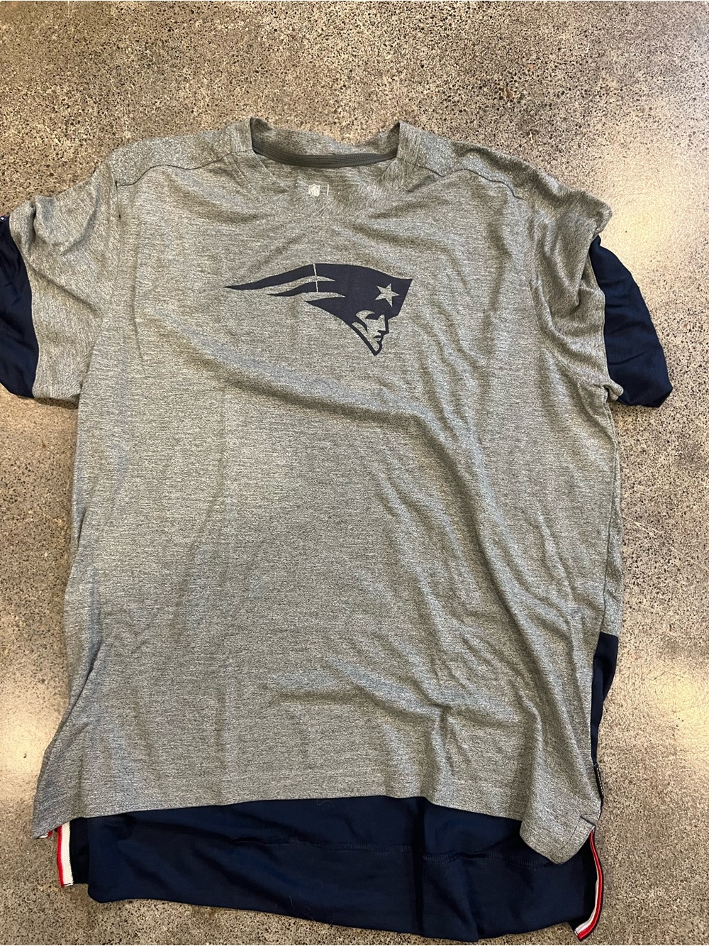Gray New England Patriots Short Sleeve Tee